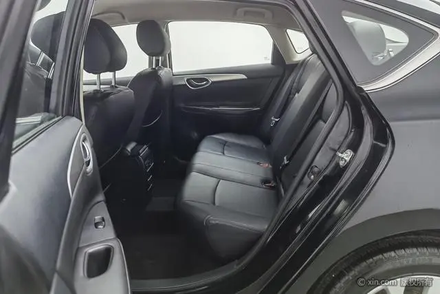 Nissan Xuan Yi Classic 1.6 XE CVT Comfort Edition