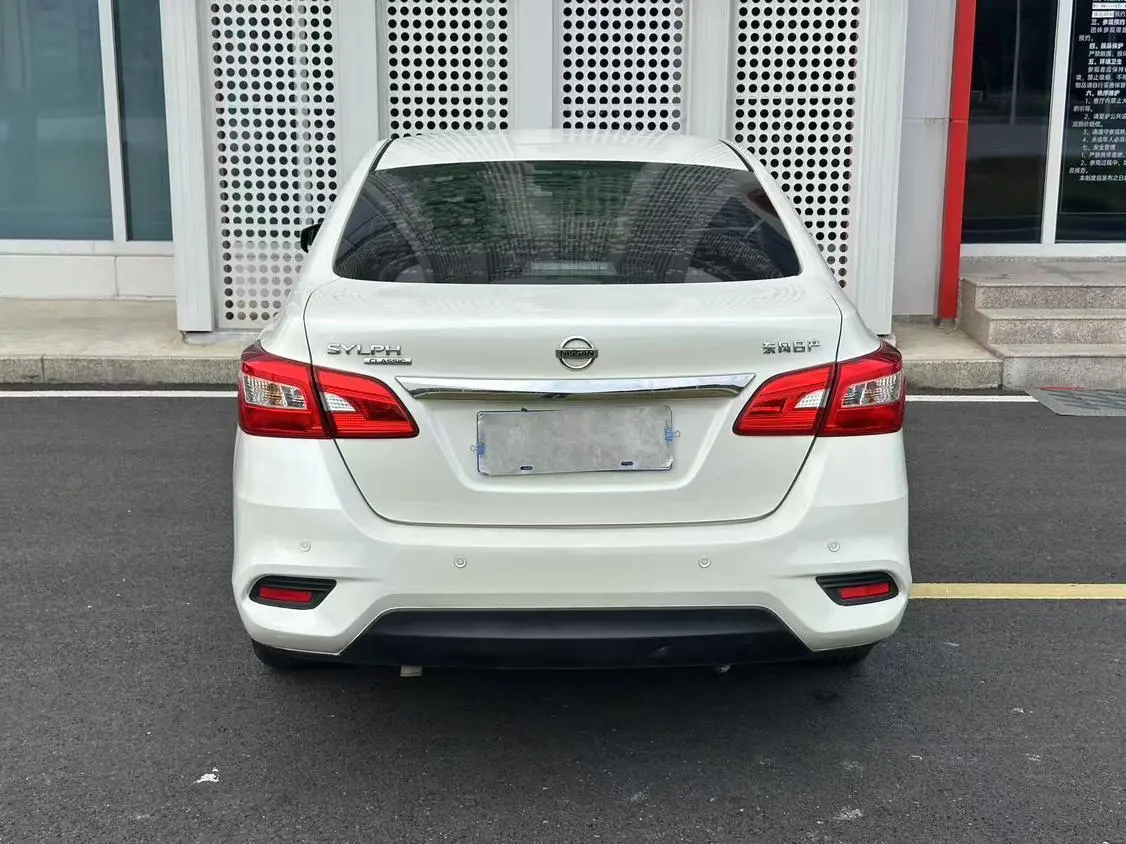 Nissan Xuan Yi Classic 1.6 XE CVT Comfort Edition