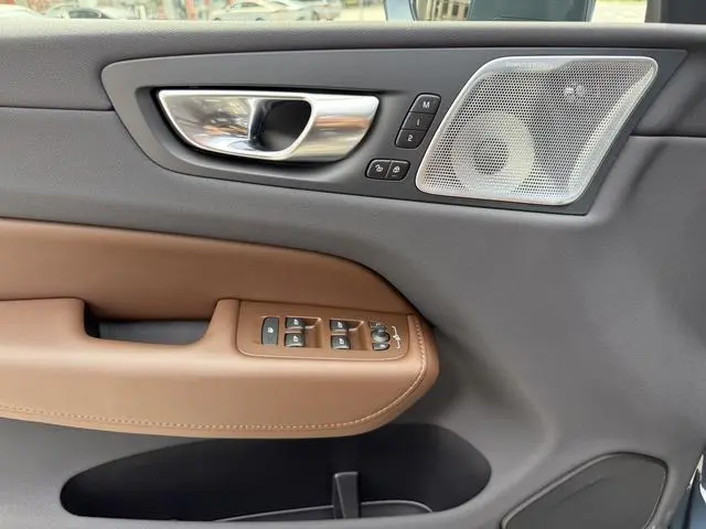 Volvo Volvo XC60 PHEV T8 four-wheel drive long battery life Zhiya Deluxe Edition