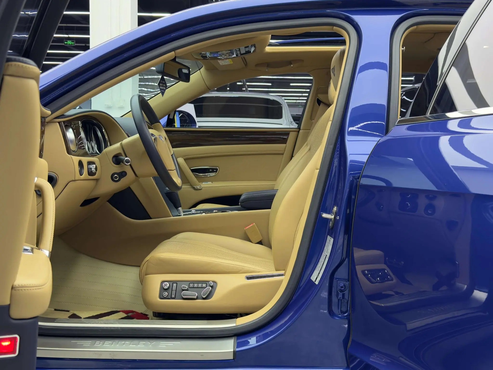 Bentley Flying 4.0T V8 Standard Edition