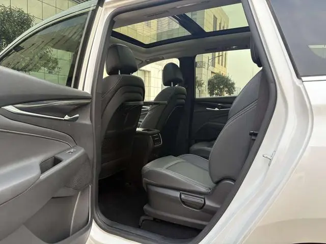 Maxus Chase G50 PLUS 1.5T automatic escort version