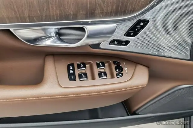 Volvo Volvo S90 PHEV T8 four-wheel drive long battery life Zhiya Deluxe Edition