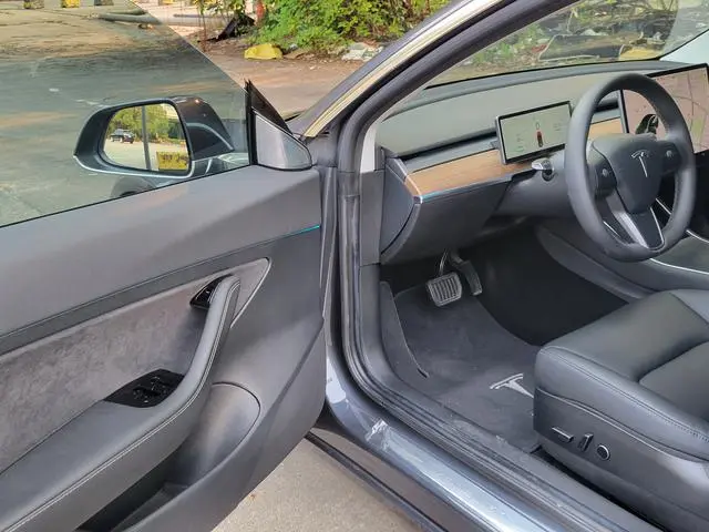 Tesla Model 3 Facelift standard battery life rear drive upgraded version