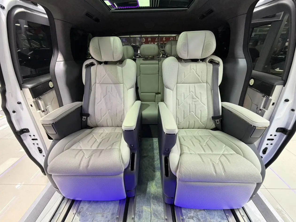ZEEKR ZEEKR 009 Seven-seater aisle version two-wheel drive 108kWh