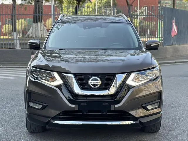Nissan Qijun 2.5 L XL ITS CVT 4WD Luxury Pilot Edition