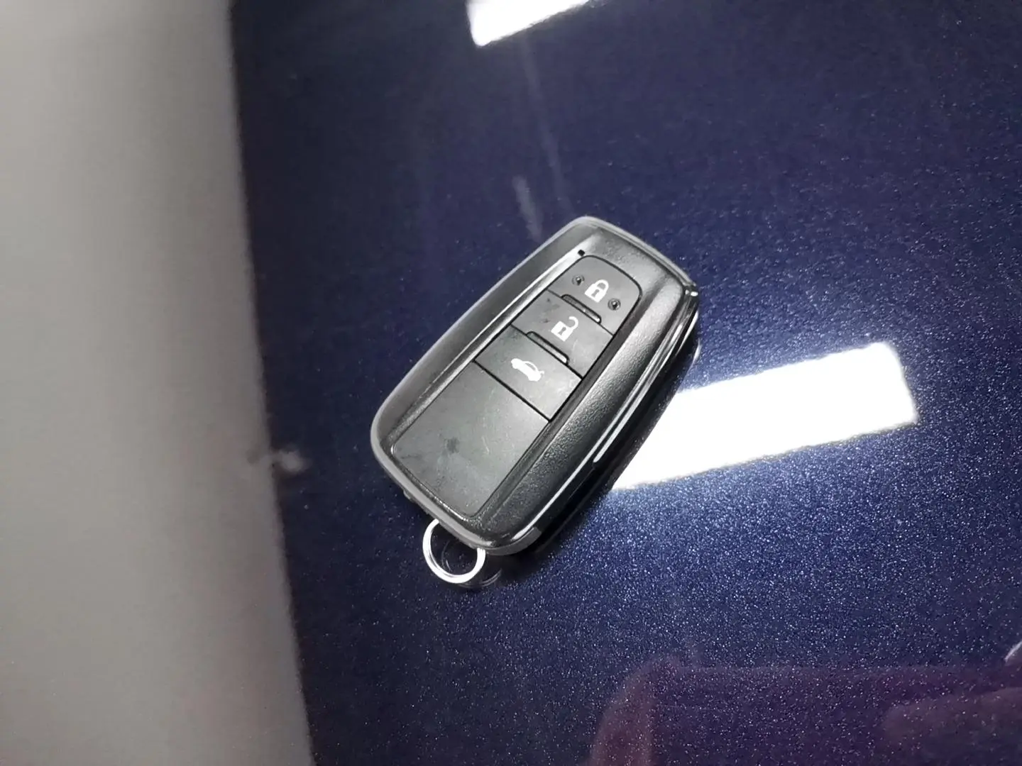 TOYOTA Asian lion 2.0L Premium Edition