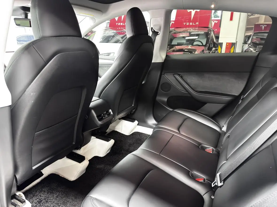 Tesla Model Y Facelifted rear-wheel drive version