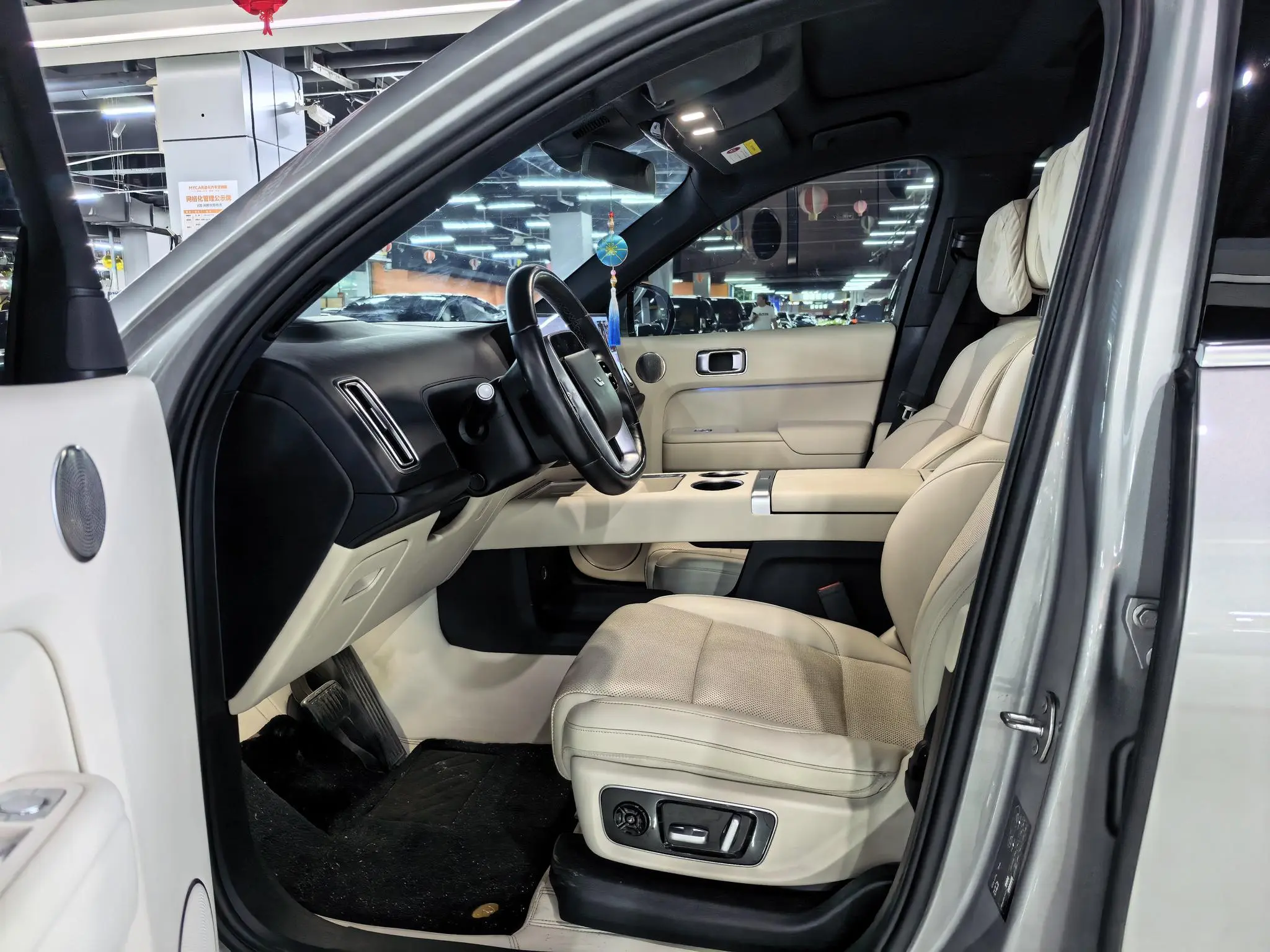 Li Auto Ideal L9 Max version