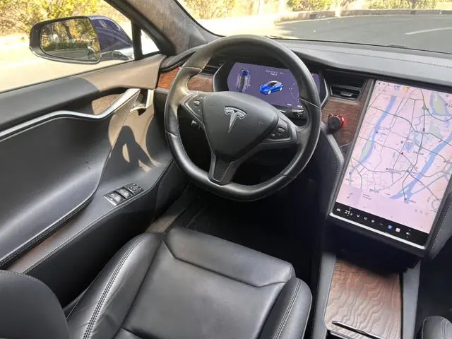Tesla Model S 75D Standard battery life version