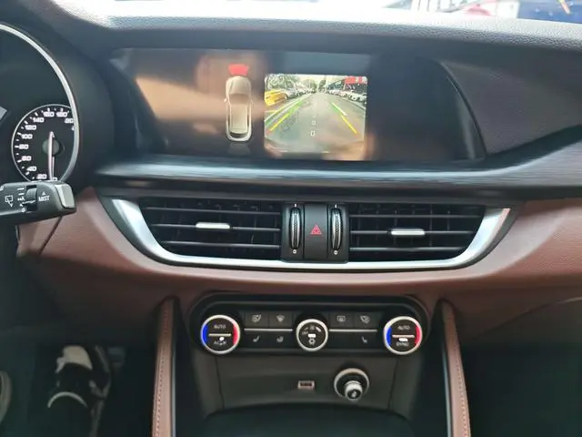 Alfa Romeo Stelvio 2.0T 200HP Elite Edition