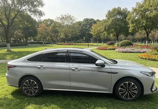 Chery Fengyun Fengyun A8 127 Wind-by-wind version