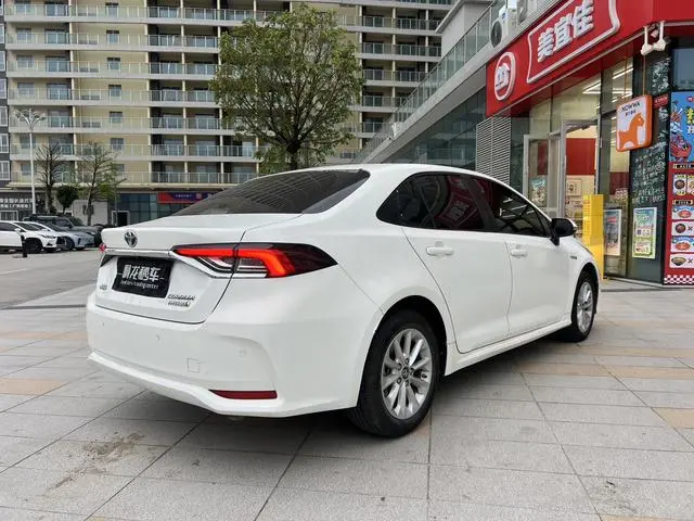 TOYOTA Corolla Dual engine 1.8L E-CVT Elite Edition