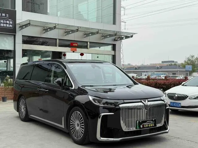 VOYAH Lantu Dreamer PHEV Four-wheel drive flagship Kunpeng Edition