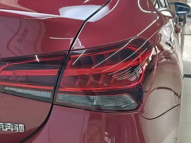 Mercedes-Benz Mercedes-Benz A-class Facelift A 180 L sports sedan