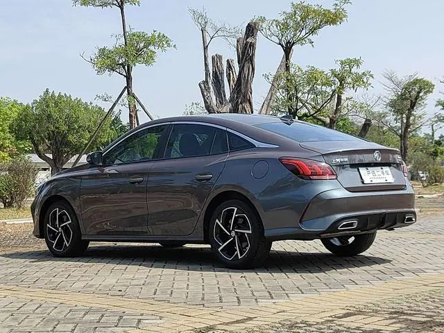 MG MG5 300TGI DCT Chaoyue Premium Edition