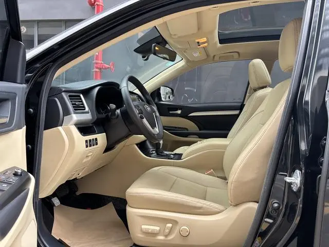 TOYOTA Highlander 2.0T four-wheel drive deluxe edition 7-seater Country VI