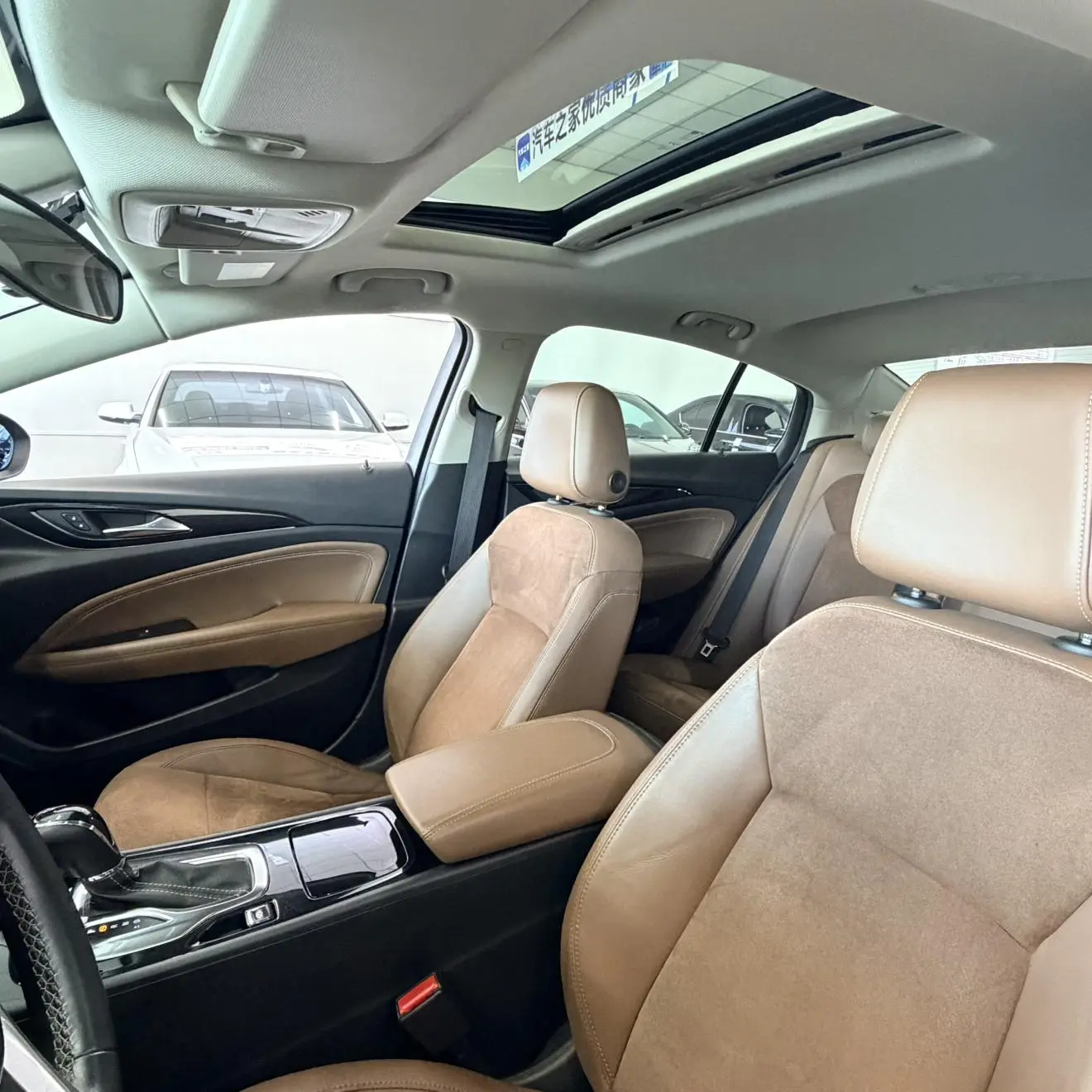 Buick Regal 20T Elite Country VI