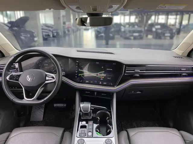 Volkswagen Touareg 3.0 TSI Ruixiang Edition Yao Black Sports Suit