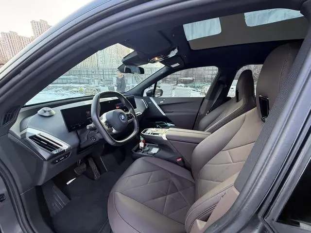 BMW BMW iX xDrive40