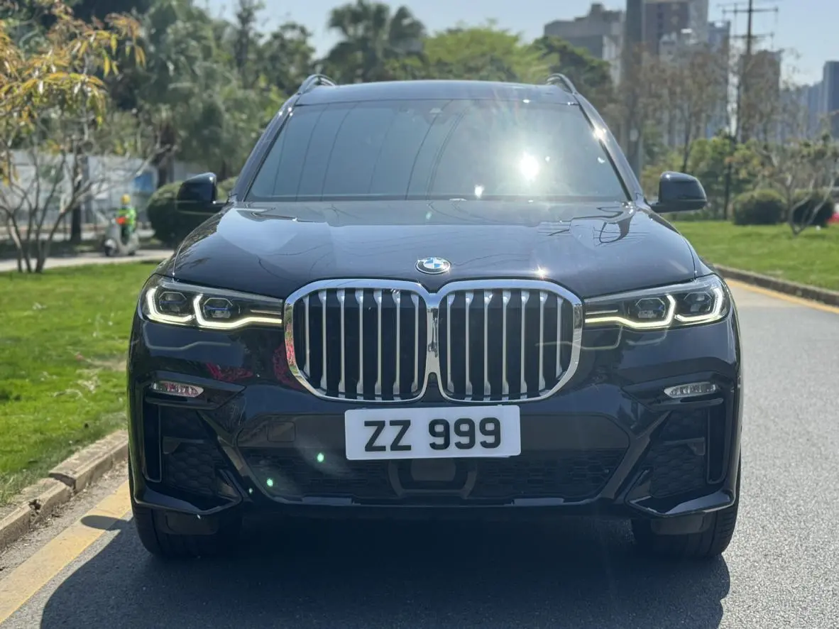 BMW BMW X7 xDrive40i Exclusive M Sports Suit