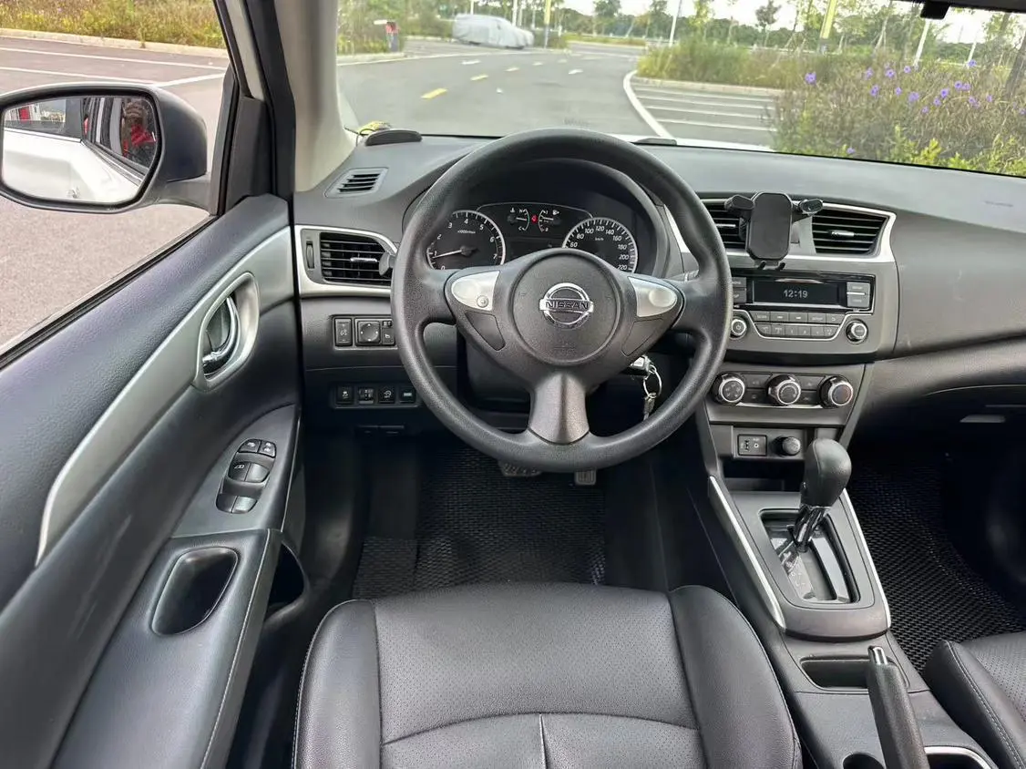 Nissan Xuan Yi Classic 1.6 XE CVT Comfort Edition