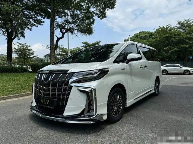 TOYOTA Elfa Dual engine 2.5L Premium Edition