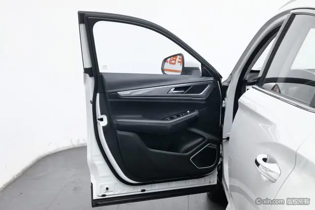 Changan Changan CS85 COUPE 1.5T dynamic version