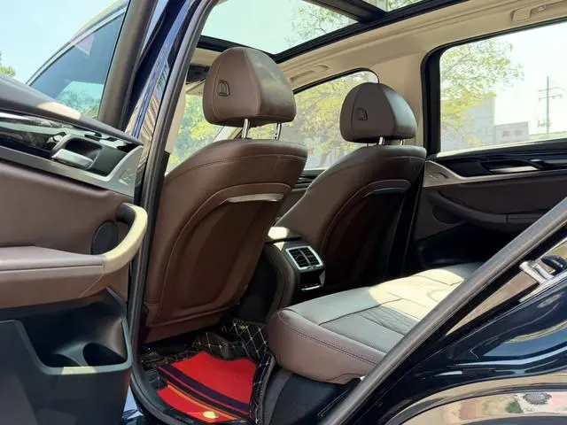 BMW BMW X3 xDrive25i M sports suit