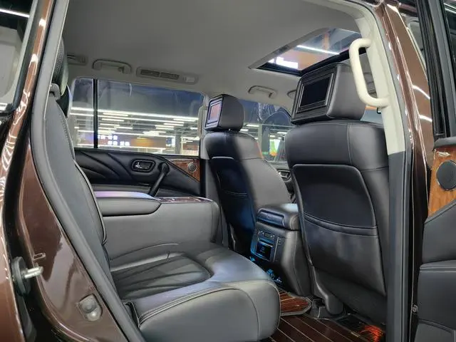 Infiniti Infiniti QX80 5.6L 4WD