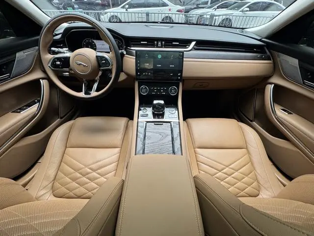 Jaguar Jaguar XFL 2.0T P250 two-wheel drive Exclusive Deluxe Edition