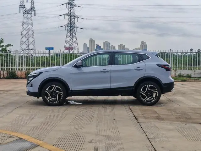 Nissan Qashqai Honor 2.0 L CVT XV+ Leading Edition
