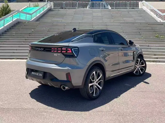 LYNK & CO Lynk 05 2.0TD four-wheel drive Halo