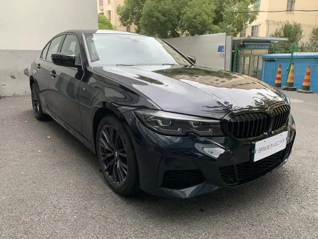 BMW BMW 3 Series 330i M Sports Yao Ye Suit