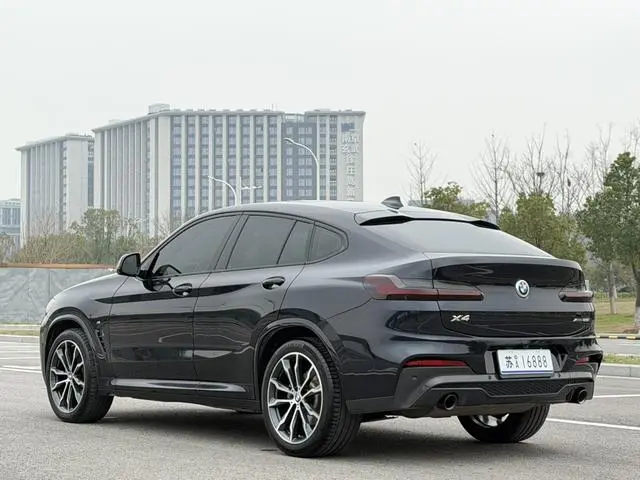 BMW BMW X4 xDrive25i M Sports Yao Ye Suit
