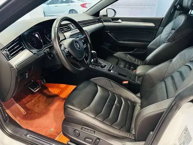 Volkswagen Volkswagen CC 330TSI Charm Edition Country VI