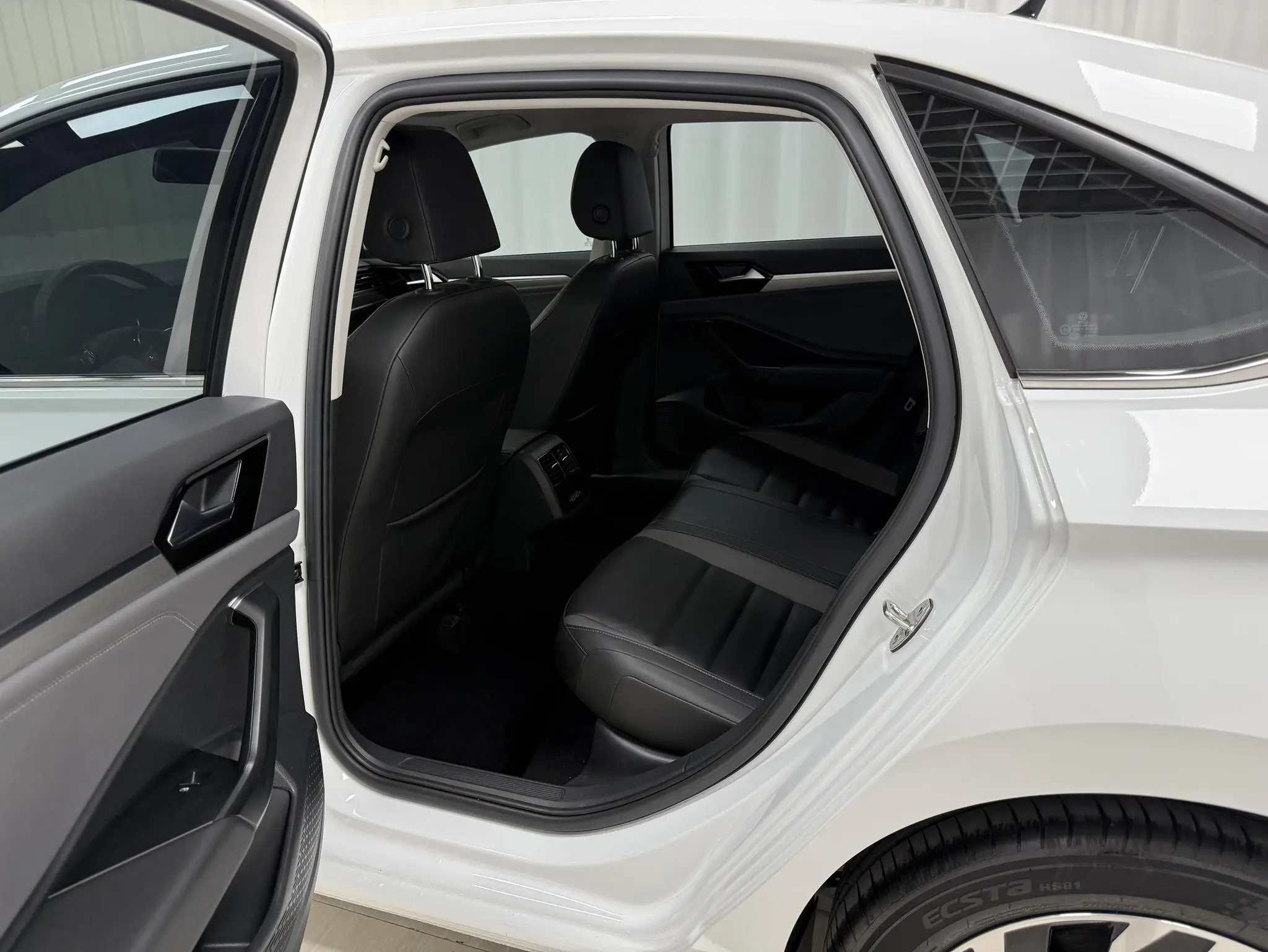 Volkswagen Sagitar 280TSI DSG Beyond Edition