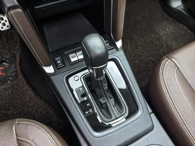 Subaru FORESTER Forester 2.5i Premium Navigation Version