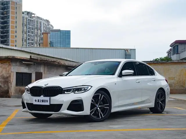 BMW BMW 3 Series Facelift 325i M sports suit