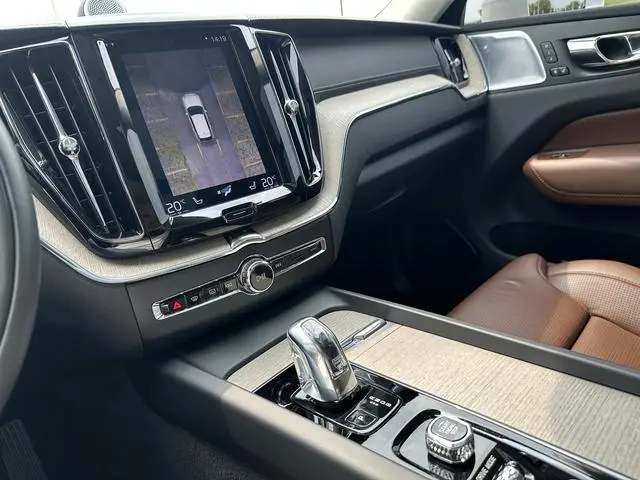 Volvo Volvo XC60 PHEV T8 E-drive Hybrid Zhizun Deluxe Edition Country V
