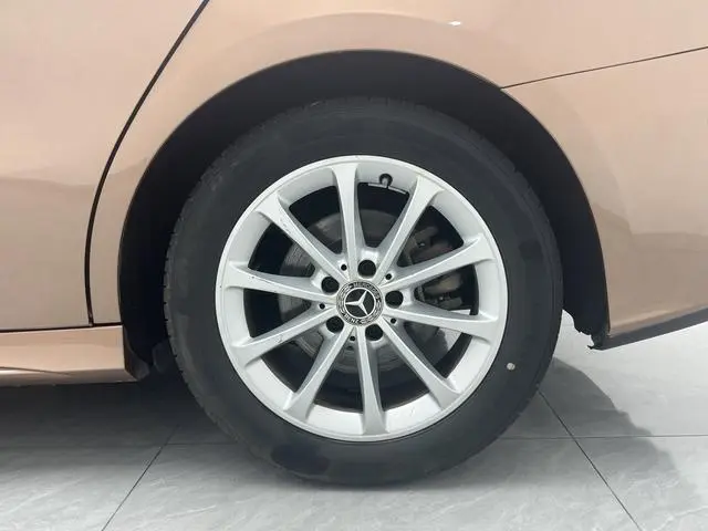 Mercedes-Benz Mercedes-Benz A-class A 200 L sports sedan