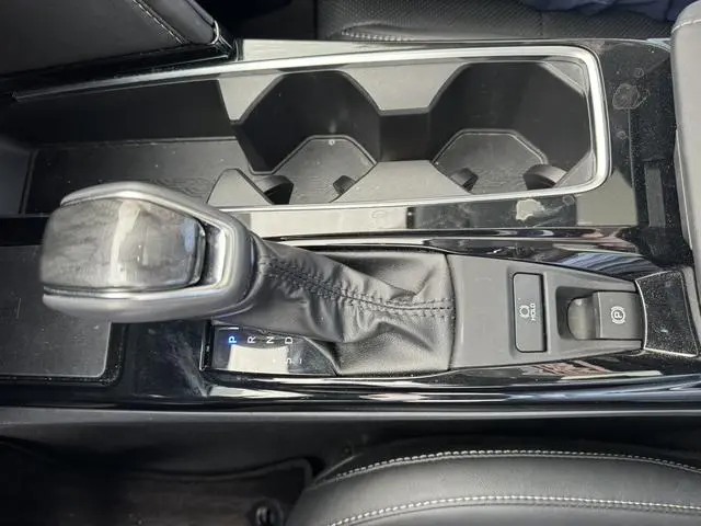TOYOTA Camry Dual Engine 2.0 HGVP Deluxe Edition
