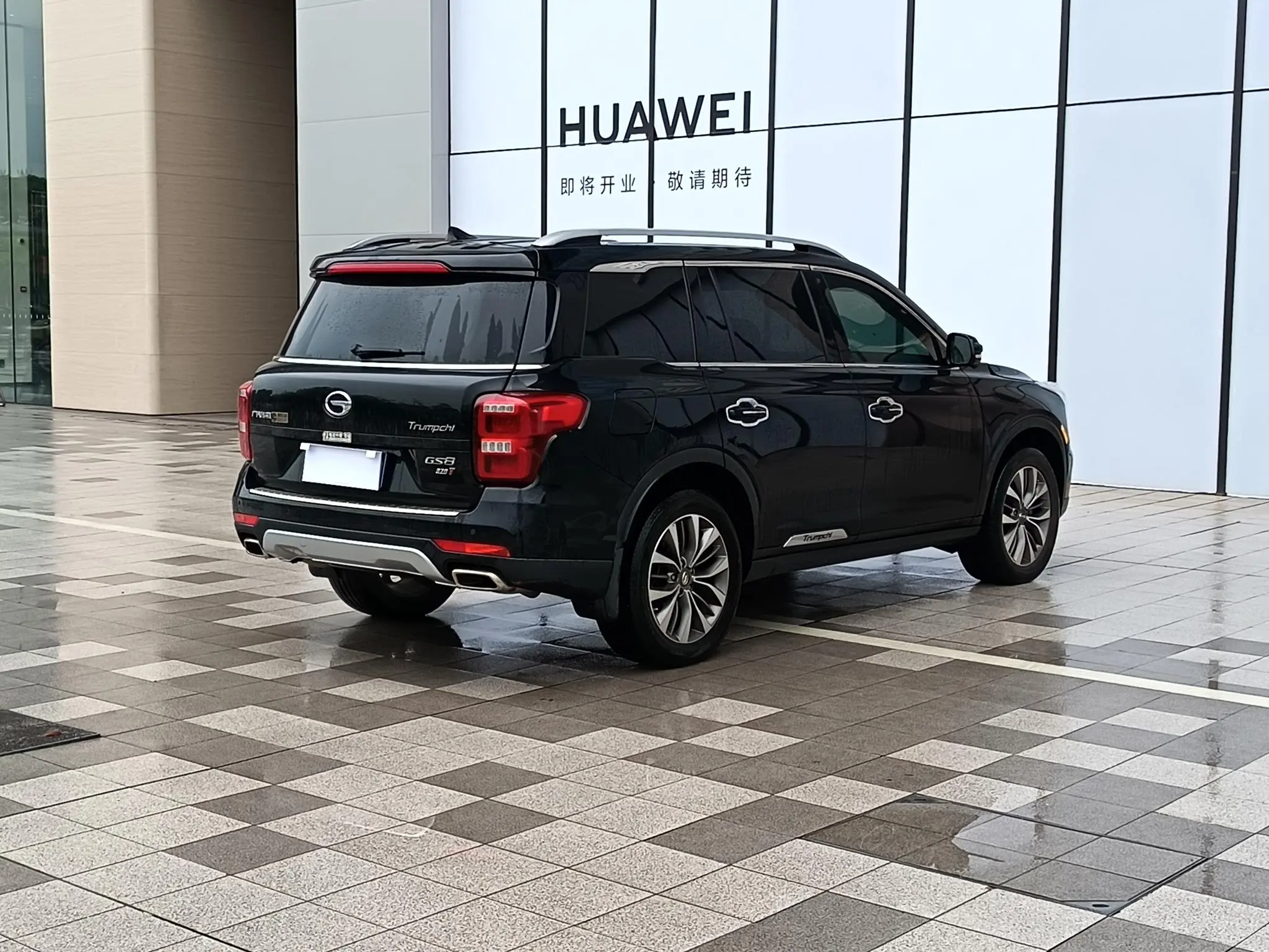 GAC Trumpchi GS8 320T two-wheel drive deluxe edition 7 seats