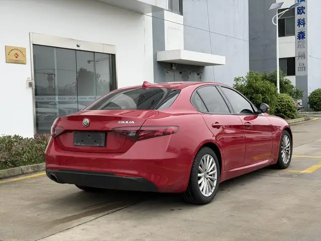 Alfa Romeo Giulia 2.0T 200HP Elite Edition