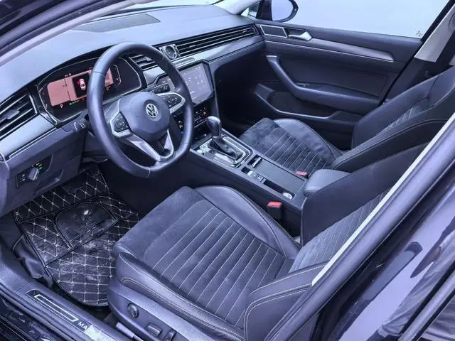 Volkswagen Magotan 330TSI DSG Luxury