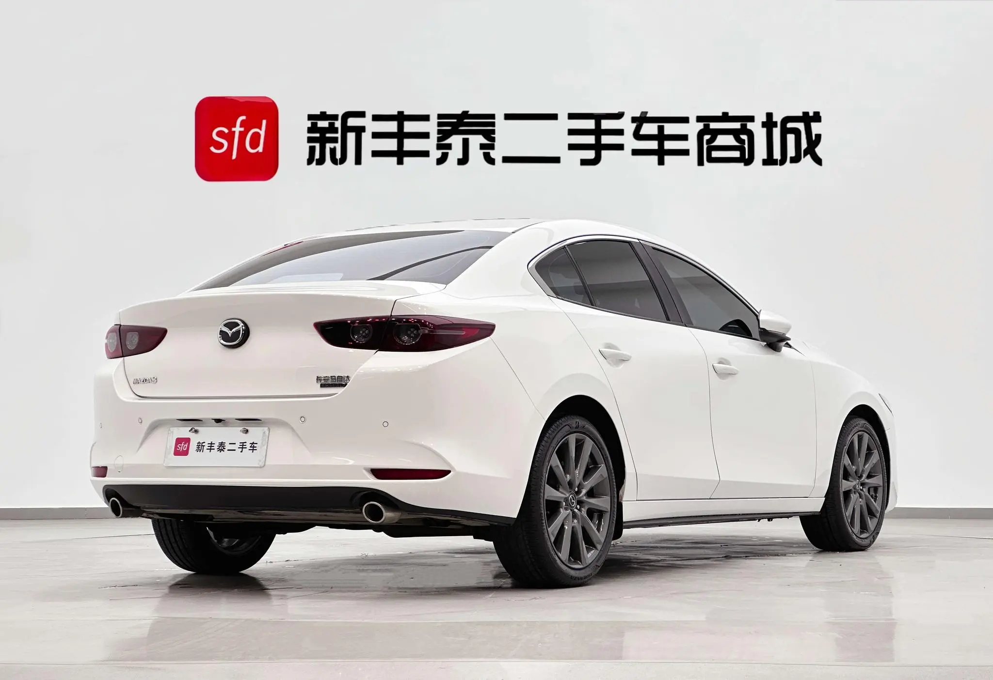 Mazda Mazda 3 Angkesaila 2.0L automatic quality dazzling version