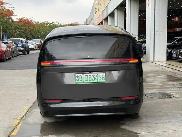 Li Auto Ideal MEGA Ultra version