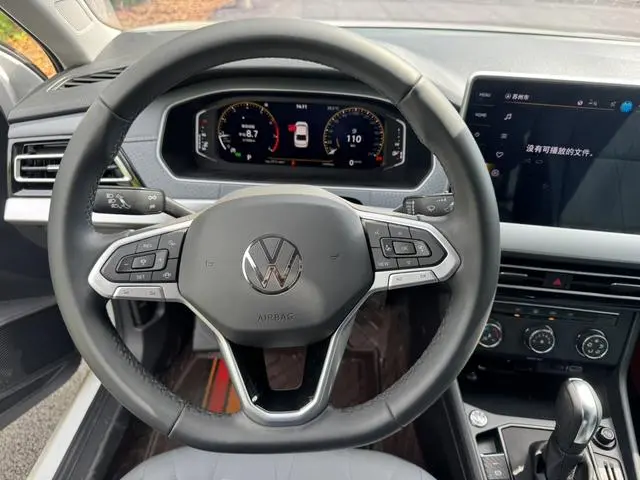 Volkswagen Lavida 1.5L automatic five million version