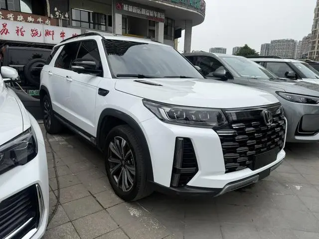 Changan Changan CS95 PLUS version 2.0T four-wheel drive luxury