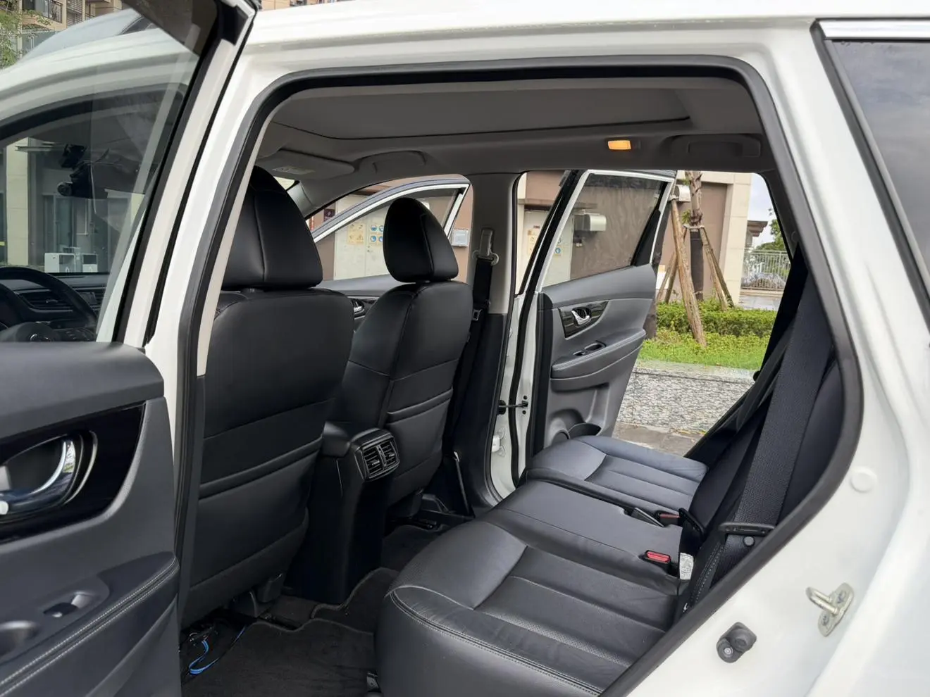 Nissan Qijun 2.0L CVT Zhilian seven-seater Comfort Edition 2WD