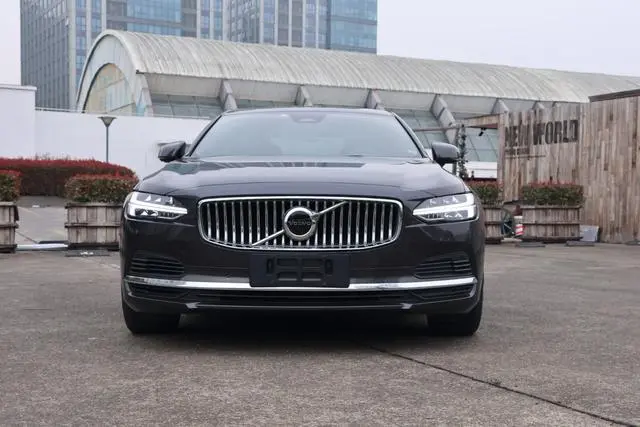 Volvo Volvo S90 PHEV Facelifted T8 E-drive hybrid Zhiyi Deluxe Edition